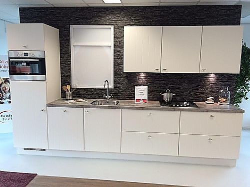 Nobilia showroomkeuken modern landelijk keukenblok in magnolia lak ...