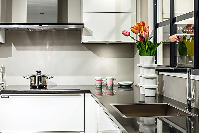 keuken: showroomkeuken in Nunspeet van Arma Keukens en Sanitair b.v Poggenpohl Keuken Aanbieding : keuken: showroomkeuken in Nunspeet van Arma Keukens en Sanitair b.v
