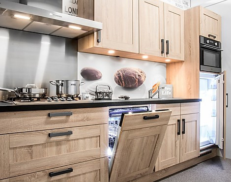 Cottage Eiken 33 - Moderne rechte keuken met houtmotief