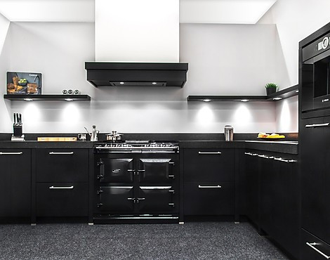 Zurich Zwart 9 - Luxe zwarte keuken met AGA fornuis