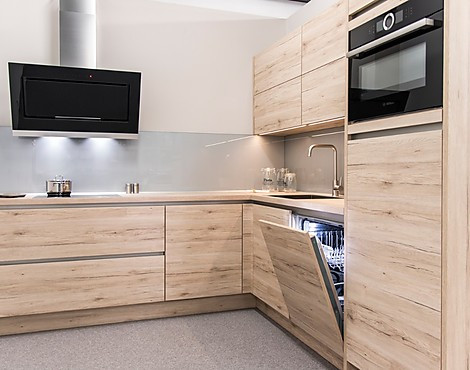 Riva Eiken 29 - Moderne hoekkeuken in houtmotief