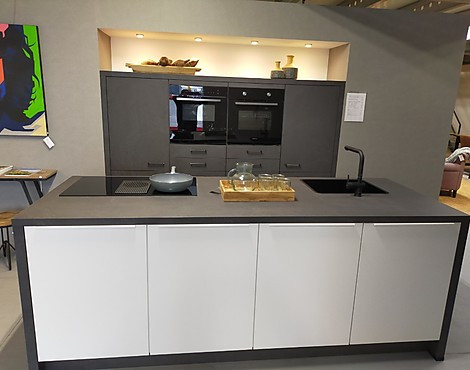 ultramat witl eiland met Stone Art kastenwand afm. 250cm - Stone Art met greep en Touch Alpine wit eiland