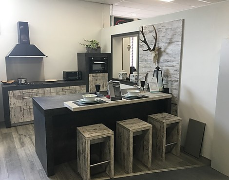 Showroom keuken 2800 x 600 en 2400 x 900 te koop - Ballerina steigerhout look