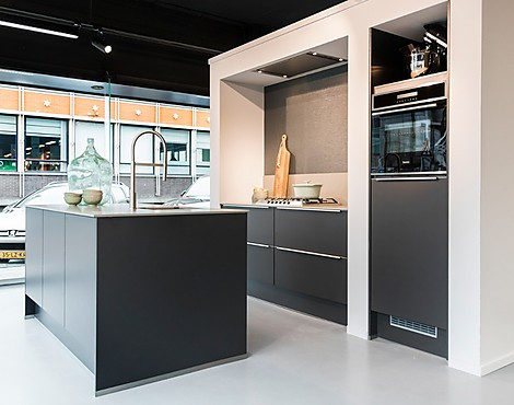 IP6800 Grafiet Mat - Moderne keuken met spoeleiland in de kleur grafiet (mat)
