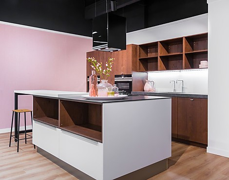 Systemat Eiken Sherry 11 - Luxe eilandkeuken met Siemens apparatuur