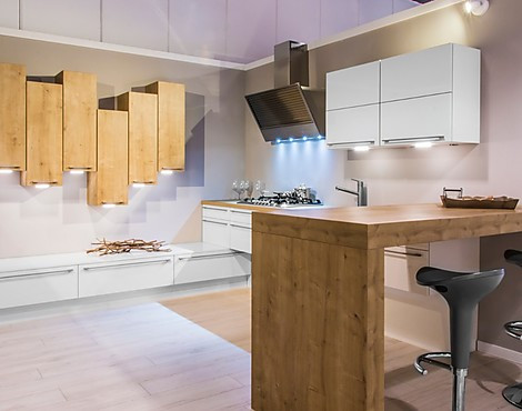 Focus Magnolia 22 - Design witte keuken met eetbar