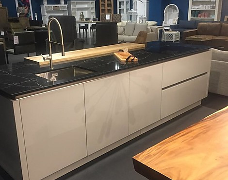 Wit Glanzend eiland met hogekastenwand ultra mat carbon - Wit glanzen en ultra mat carbon