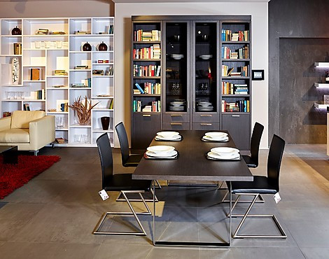 Tafel - met chroom onderstel, houtsoort Ebrano Argento (KL)