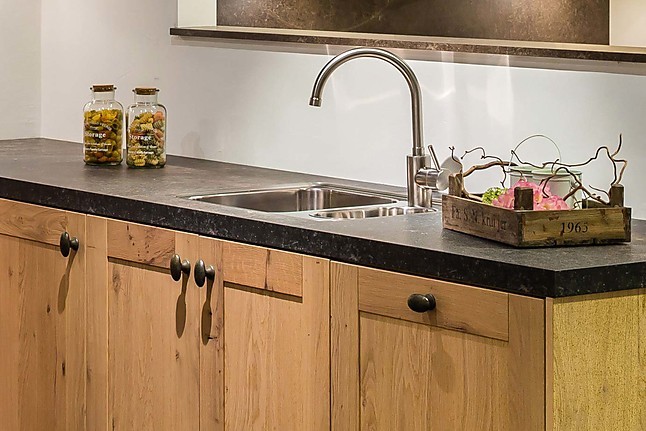 Houten keuken: showroomkeuken in Kesteren van Avanti Keukens b.v Poggenpohl Keuken Aanbieding : Houten keuken: showroomkeuken in Kesteren van Avanti Keukens b.v