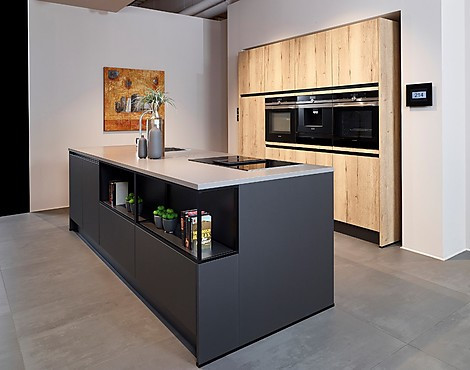 Moderne eilandkeuken in lavazwart en eiken Provence - Contur Sienna / Cremona (Koje 214 KL)