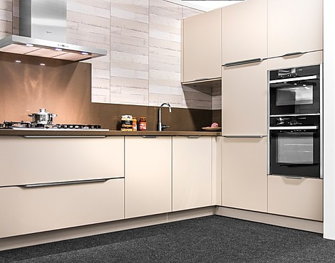 Schmidt Loft - Moderne hoekkeuken met opleggrepen