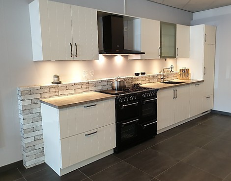 Rechte keuken met Stoves fornuis - S20 Saint Tropez Wit, Zijdemat gelakt