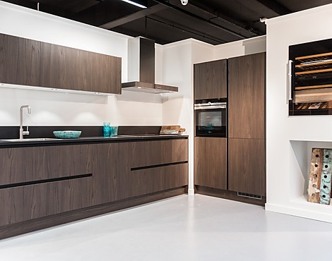X-line Eiken Sepia - Rechte keuken met kastenwand in houtdecor