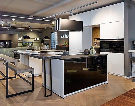 Designkeuken met 2 eilanden in kristalwit laminaat - NX800 Solid kristalwit (Koje 64 KH)