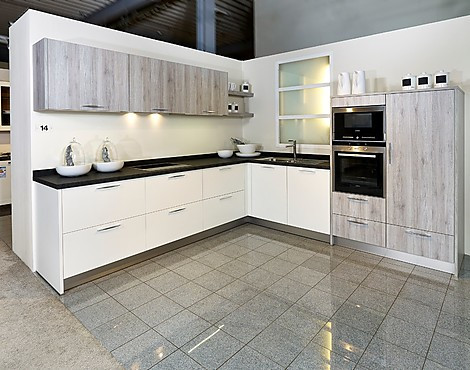 Moderne L-keuken met houten elementen - C2 NOV + CRE (Koje 14 KL)