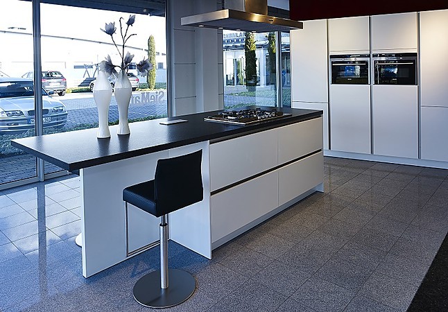 Ongebruikt Siematic-Showroomkeuken Moderne keuken met wit eiland KD-64