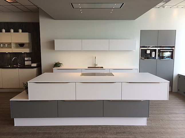 Nobilia showroomkeuken moderne design eiland keuken ...