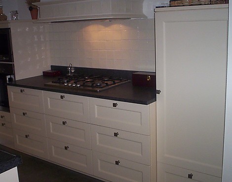 Showroomkeukenbeurs: showroomkeuken met kookeiland