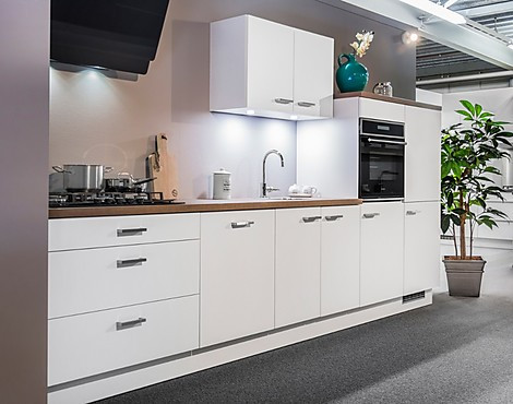 IP3150 Wit 36 - Moderne witte keuken in rechte opstelling