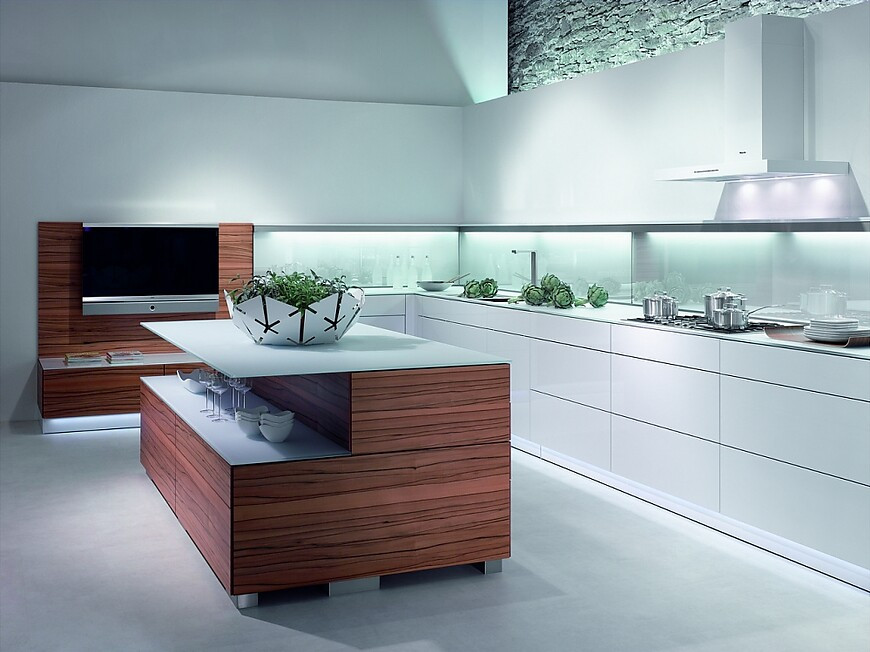 TINEO, WIT: puristisch