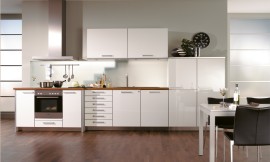 Klassieke functionele keuken voor het kleine huishouden. Zuordnung: Stil Klassieke keukens, Planungsart Keuken met keukeneiland