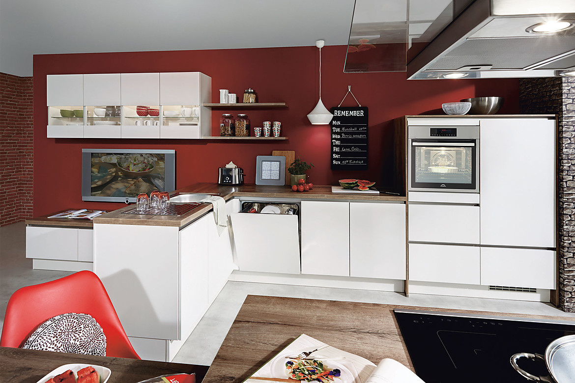 Keuken met veel  opbergruimte  in tijdloos wit. Zuordnung: Stil Moderne keukens, Planungsart L-vormige keuken