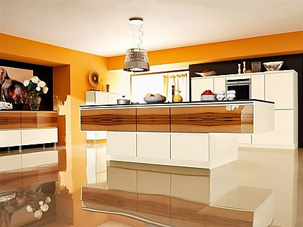Keuken met glasfront in houtdesign
