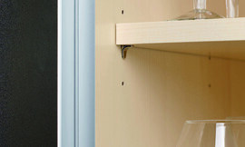 Hoogkast. De hoogte van de planken is variabel. Zuordnung: Stil Luxe keukens, Planungsart Detail keukenontwerp