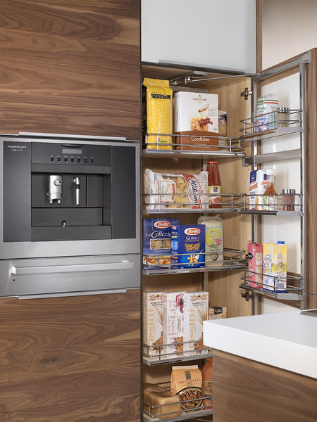 Keuken van donker volledig massief hout (volhouten keuken)