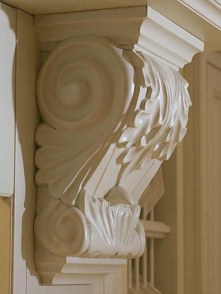 Landhuiskeukendetail: houtsnijwerk