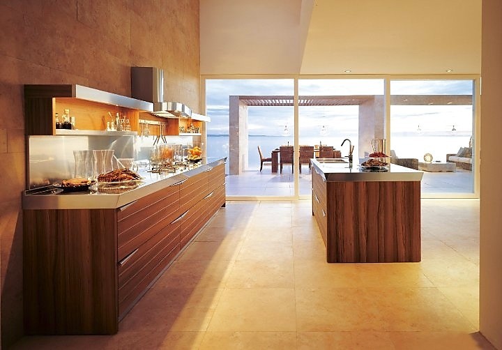 L vormige keuken met eiland zwart wit