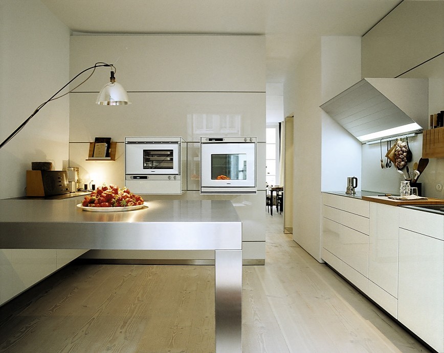 Design keuken b3 hoogglans crème met apparatuurkasten (bulthaup)