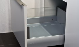 Lade met verstelbare schappen van metaal. Zuordnung: Stil Klassieke keukens, Planungsart Detail keukenontwerp