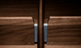 Detailfoto afwerking binnenwerk besteklade. Zuordnung: Stil Moderne keukens, Planungsart keukenblok