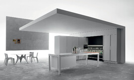 Modern keukenconcept. De modellen Banco en Tivalì harmoniëren met elkaar. Een compromisloze en ondecoratieve vormentaal en nadruk op functionaliteit. Zuordnung: Stil Design-keukens, Planungsart Keuken met zitgelegenheid